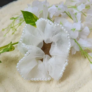 white-dreamy-pearl-scrunchie-organza-hair-tie/
