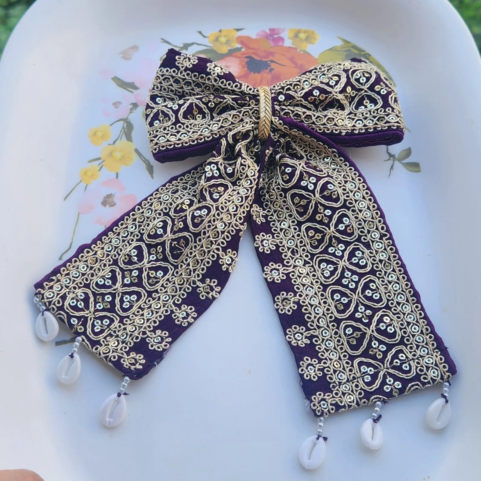 Trendy Purple Zari Bow – Elegant Lace Hair Accessory